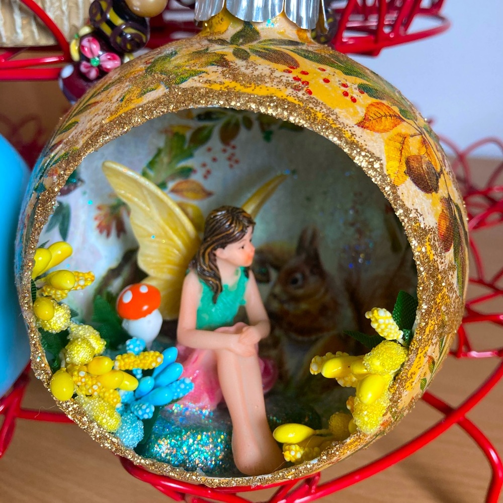 CHRISTMAS FAIRY DIORAMA ORNAMENT RETRO KITSCHY WOODLAND FAIRYLAND KITSCHMAS